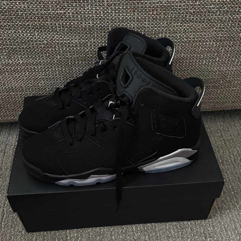 Stylish Black High-Top Sneakers